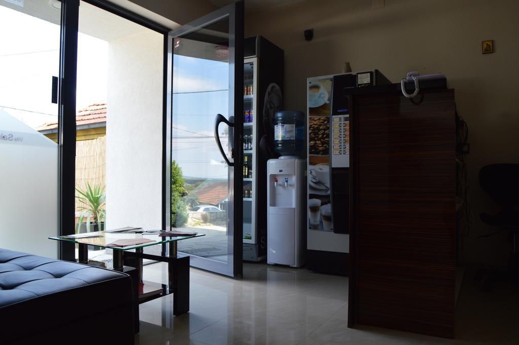 Guest House Vila Salute Ni 外观 照片
