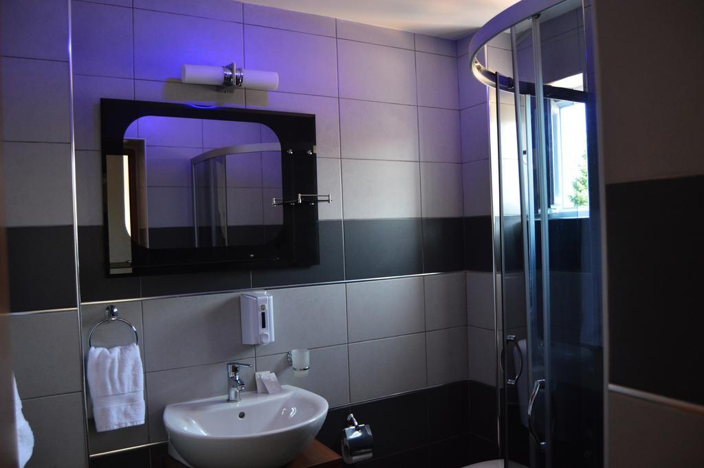 Guest House Vila Salute Ni 外观 照片
