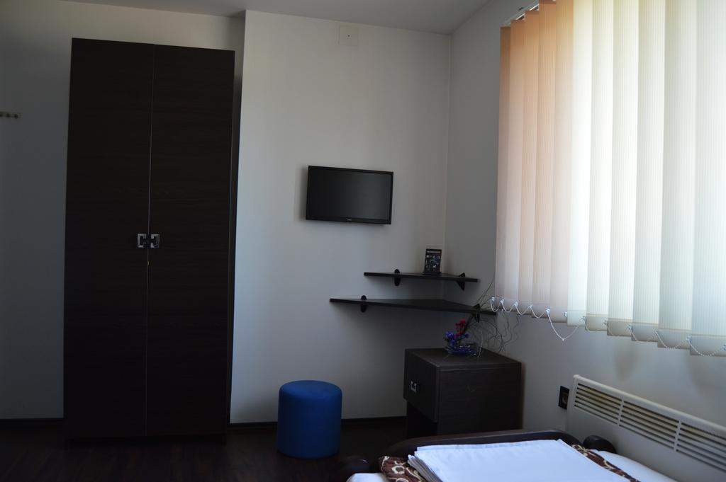Guest House Vila Salute Ni 外观 照片