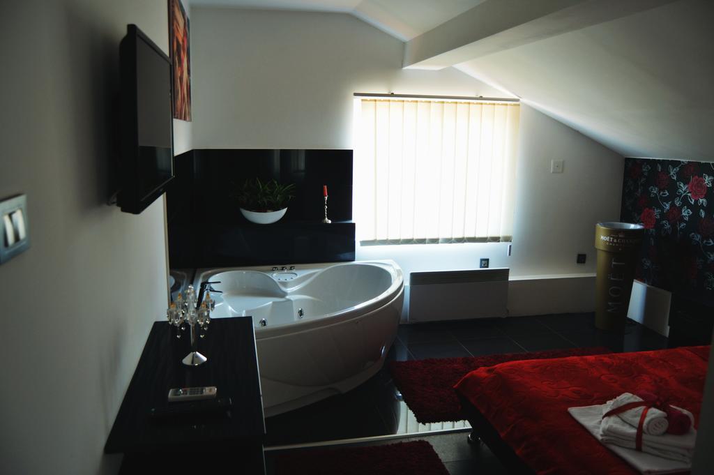 Guest House Vila Salute Ni 外观 照片