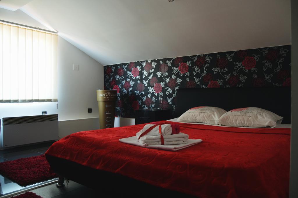 Guest House Vila Salute Ni 外观 照片
