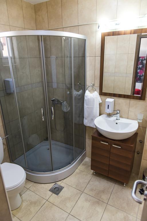 Guest House Vila Salute Ni 外观 照片