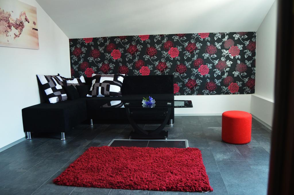 Guest House Vila Salute Ni 外观 照片