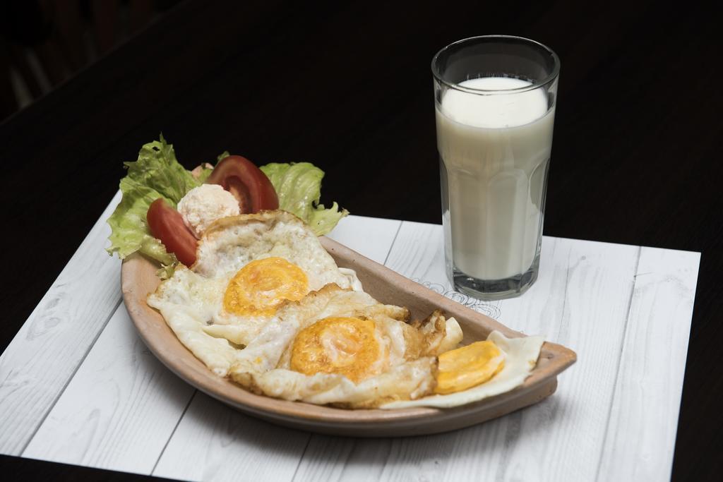 Guest House Vila Salute Ni 外观 照片