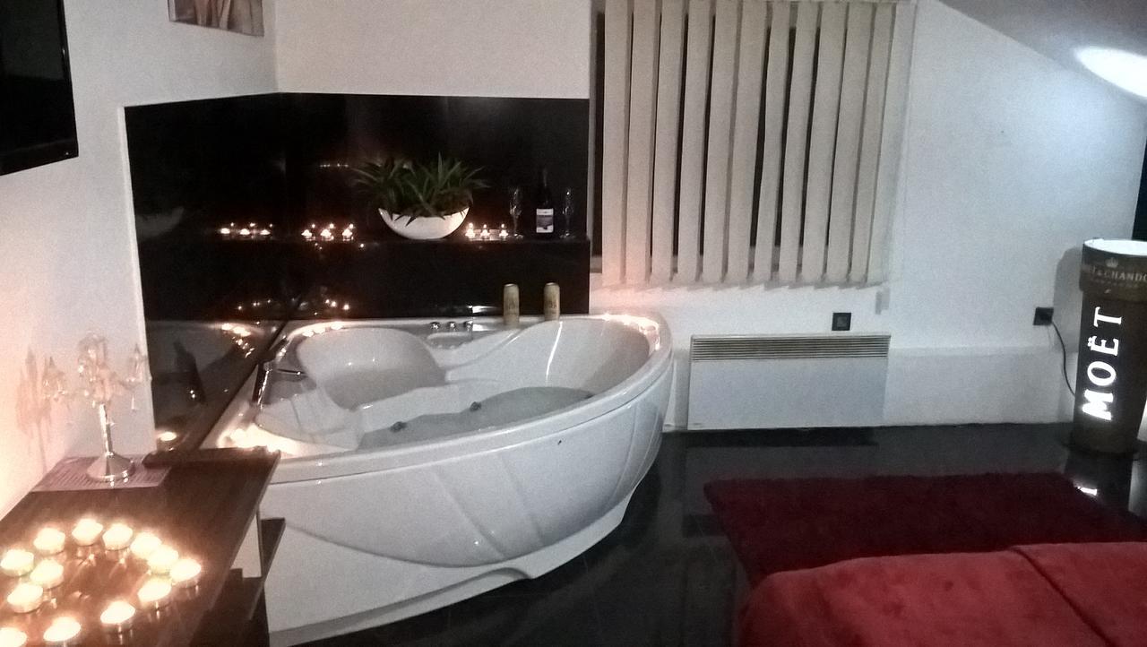 Guest House Vila Salute Ni 外观 照片