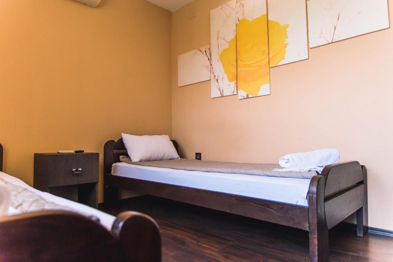 Guest House Vila Salute Ni 外观 照片